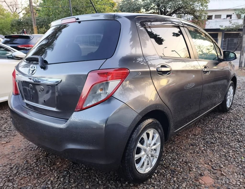 Toyota Vitz — foto 5