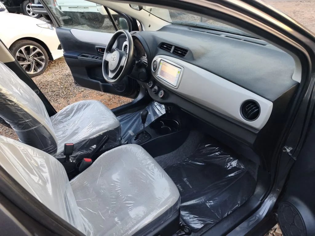 Toyota Vitz — foto 6