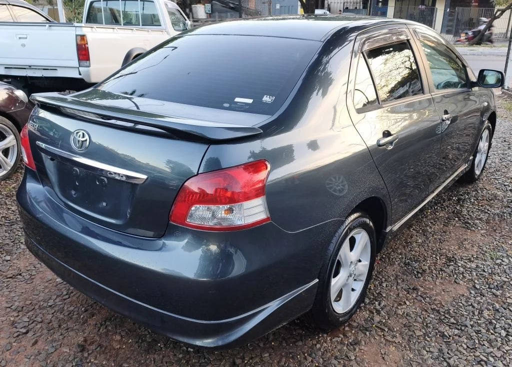 Toyota Belta — foto 5