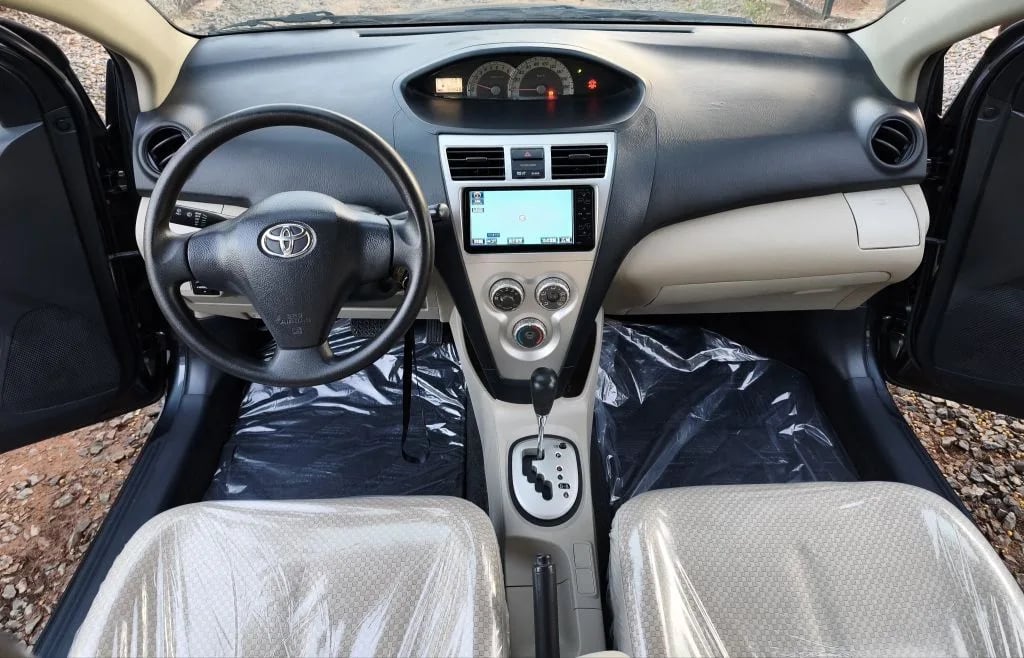 Toyota Belta — foto 8