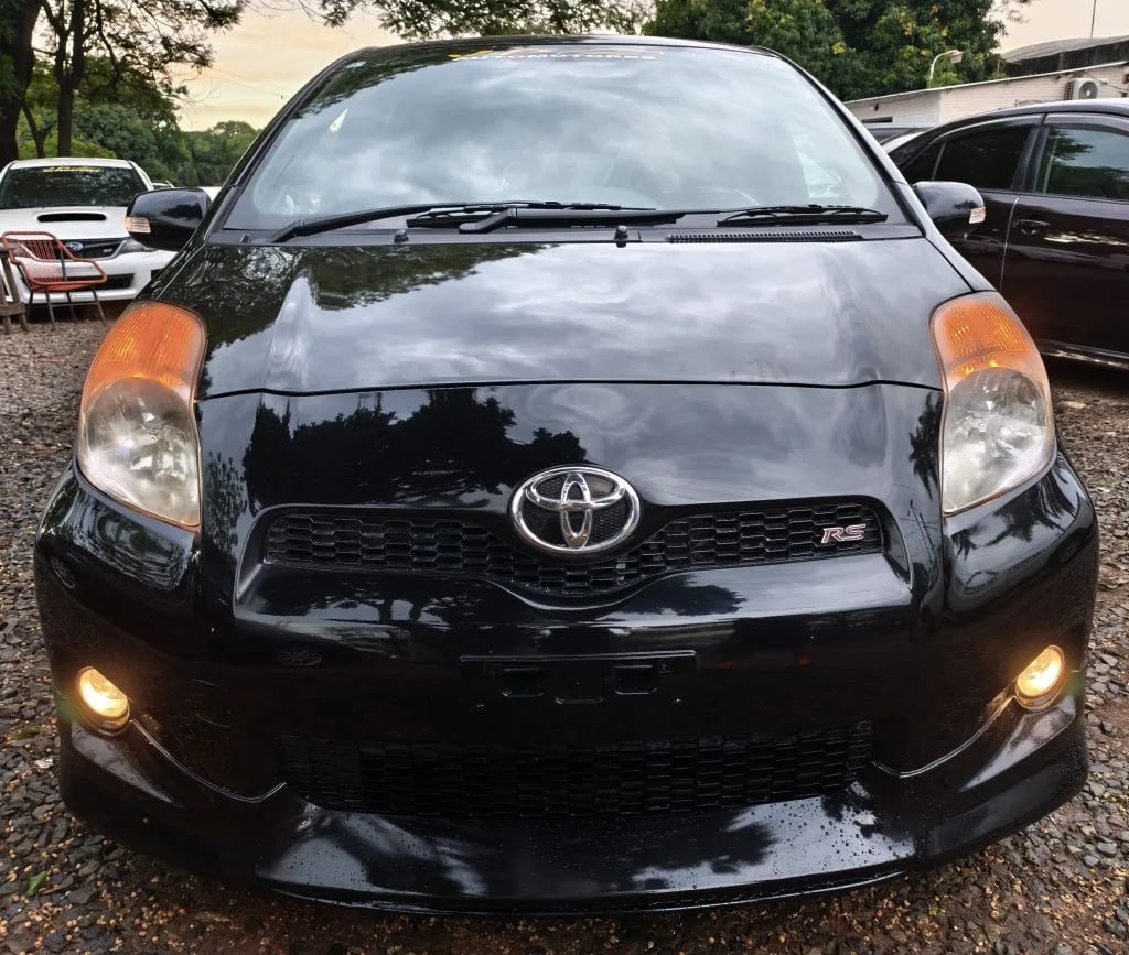Toyota Vitz — foto 5