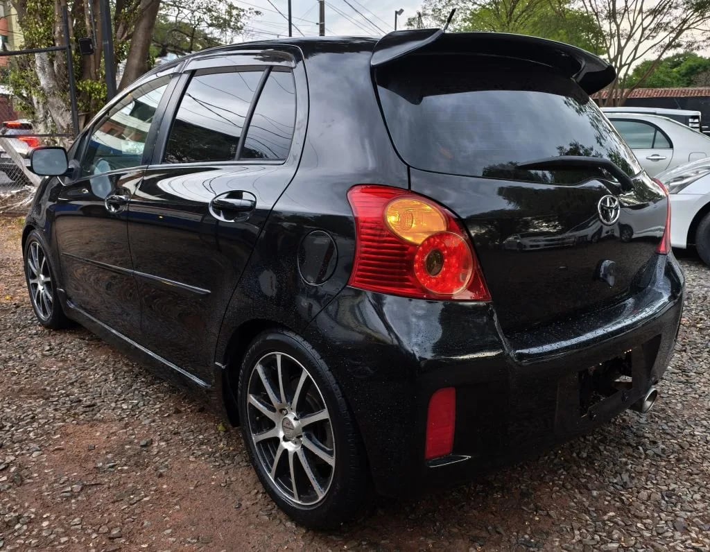 Toyota Vitz — foto 9