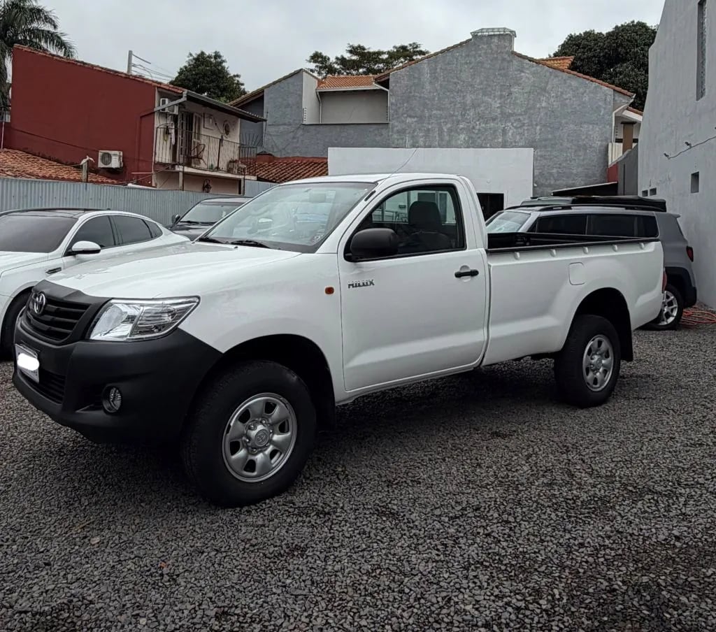 Toyota Hilux — foto 3
