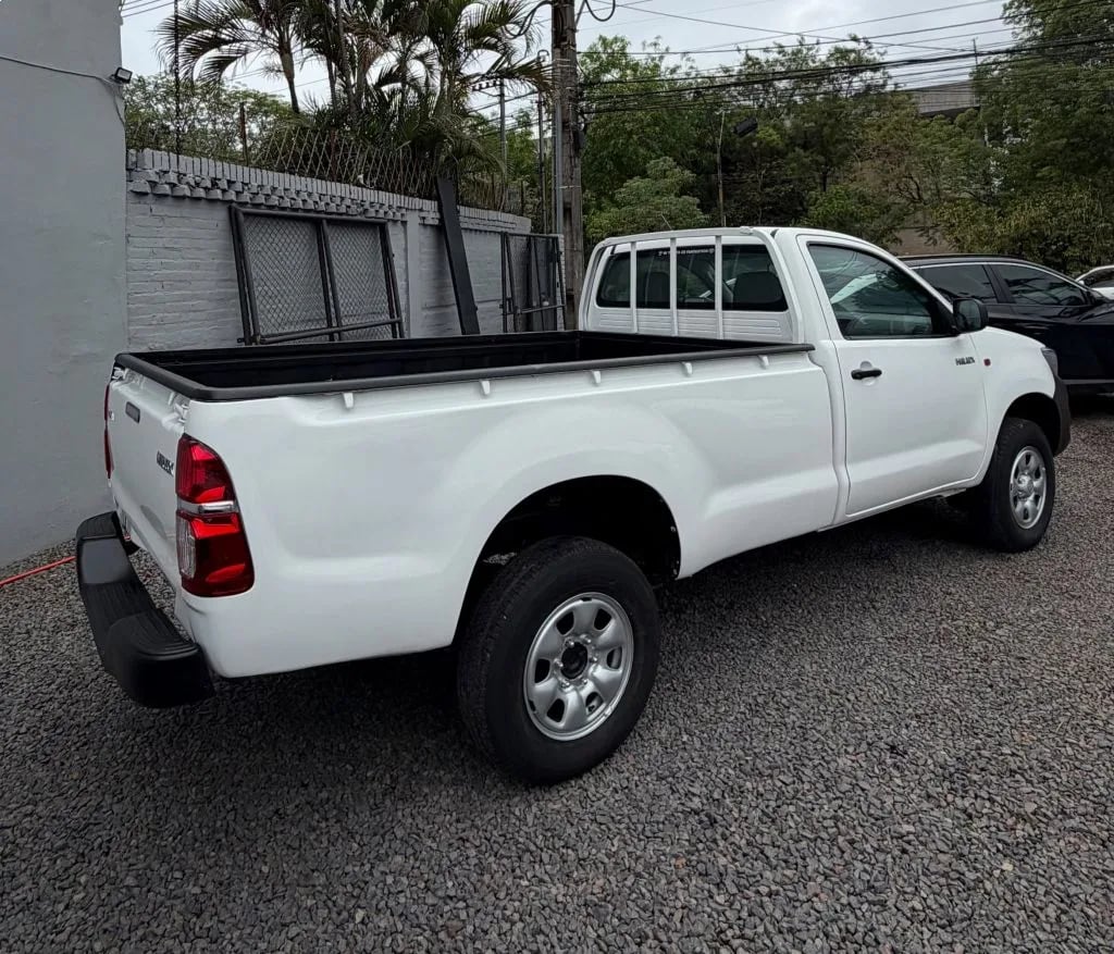 Toyota Hilux — foto 5