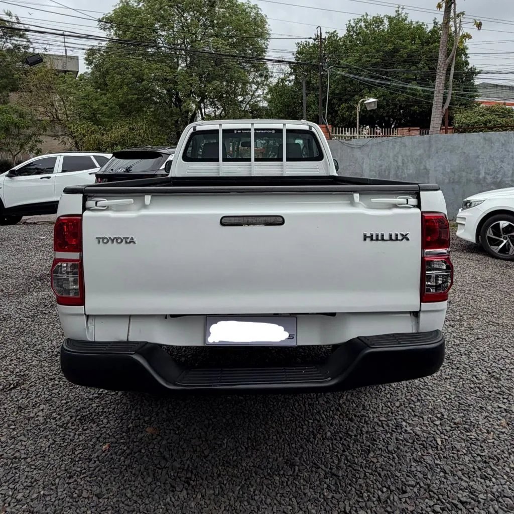 Toyota Hilux — foto 6