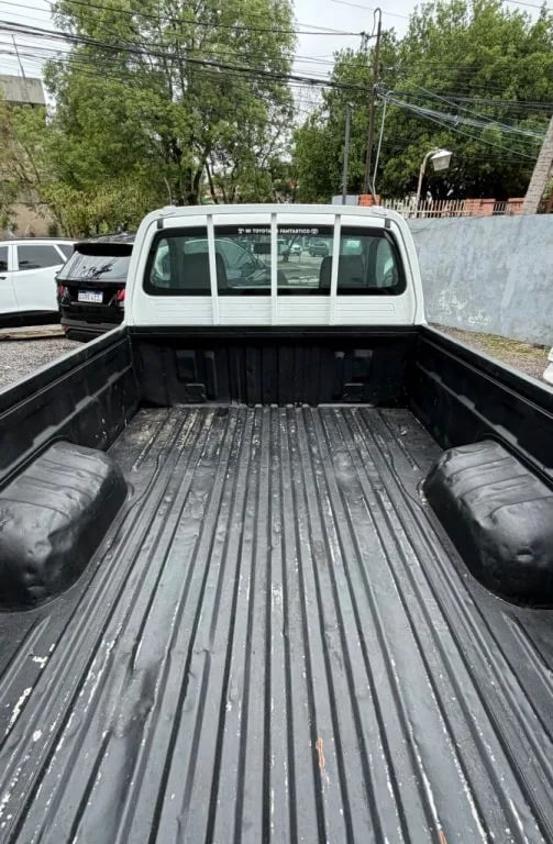Toyota Hilux — foto 7