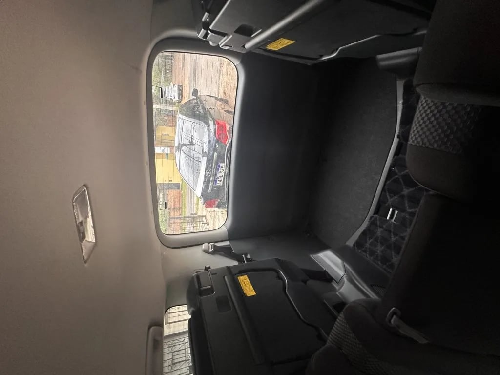 Toyota Noah — foto 3