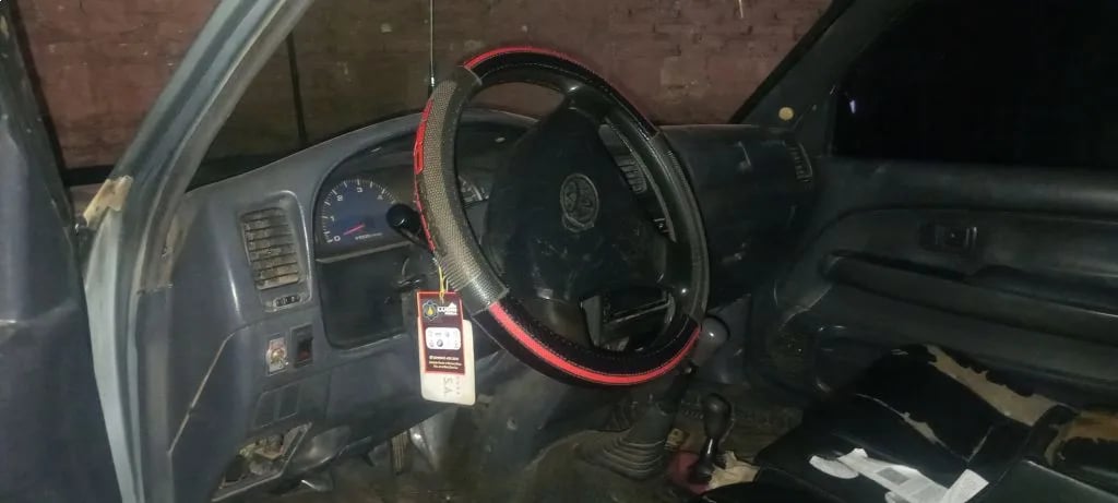 Toyota Hilux — foto 3