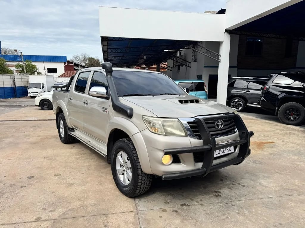 Toyota Hilux — foto 1