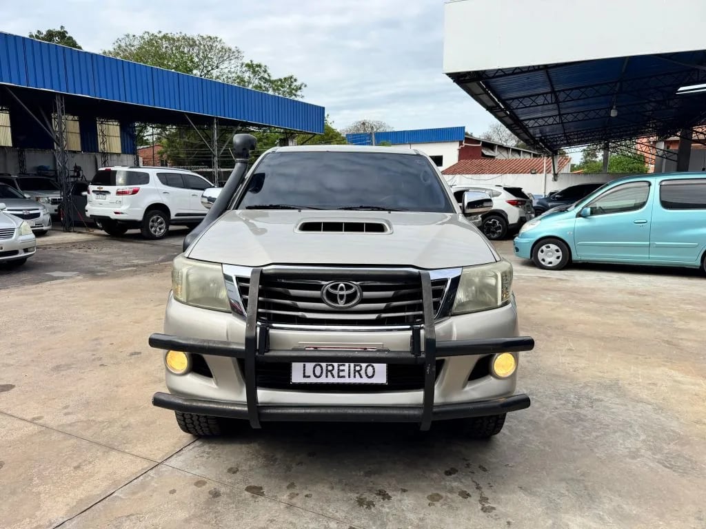 Toyota Hilux — foto 4