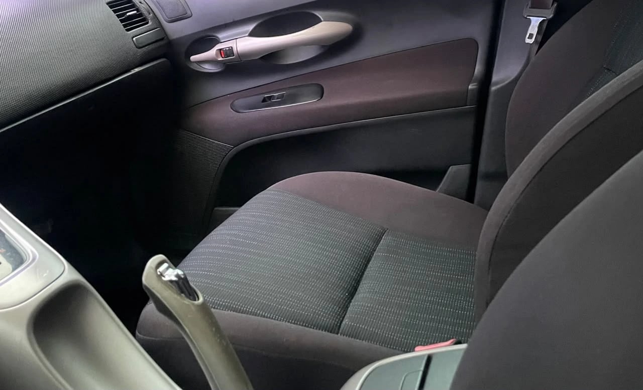 Toyota Auris — foto 4