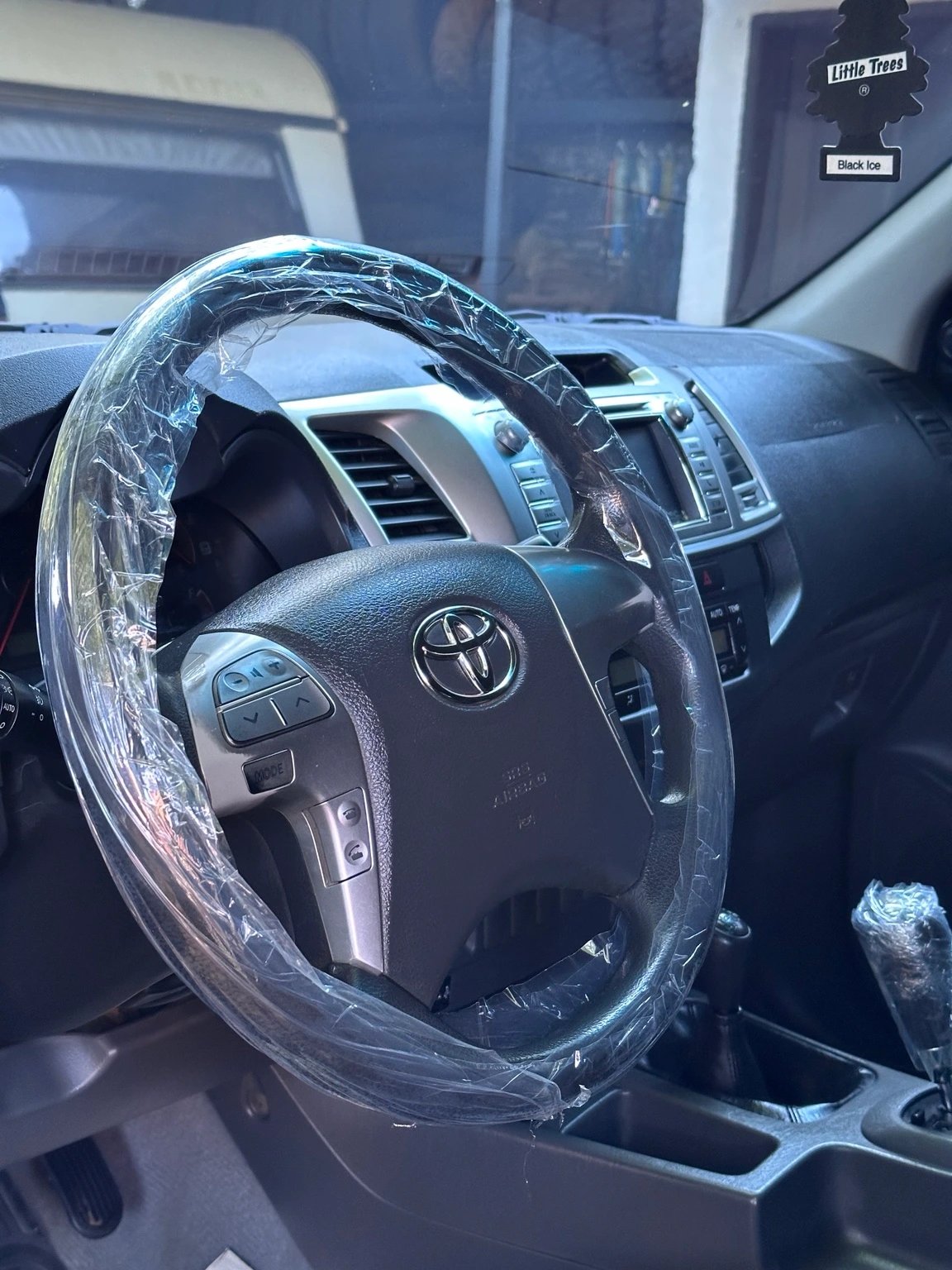 Toyota Hilux — foto 5