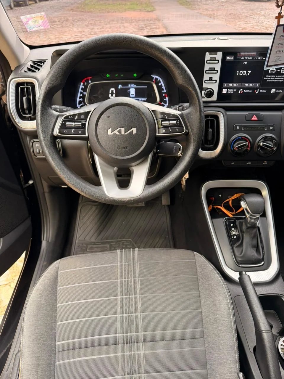 Kia Sonet — foto 3