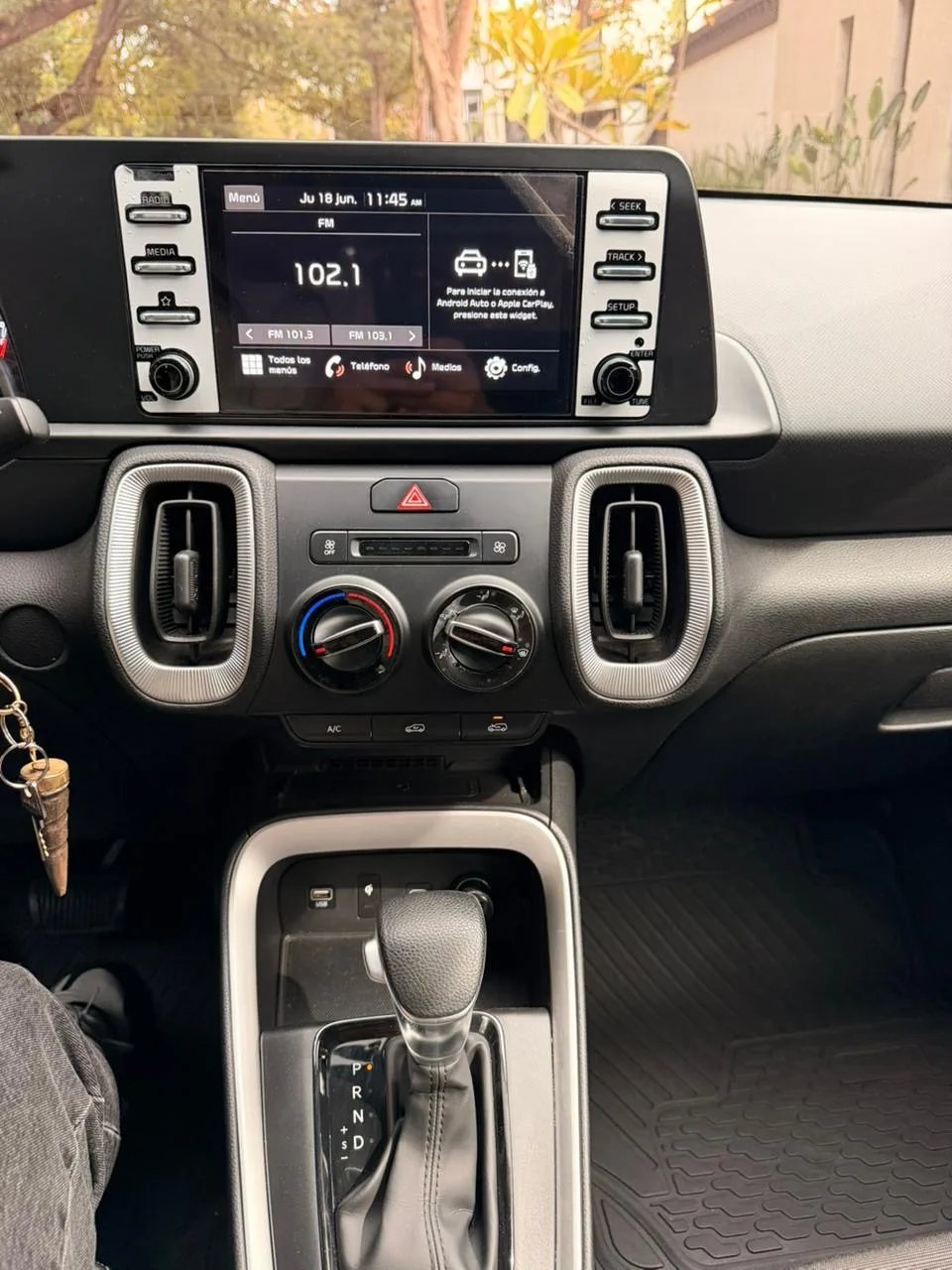 Kia Sonet — foto 4