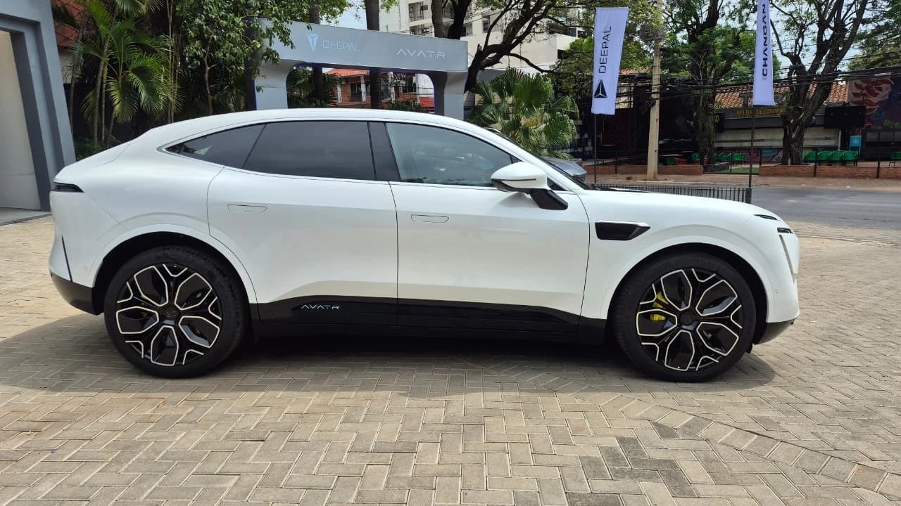 Changan AVATR 11 — foto 8