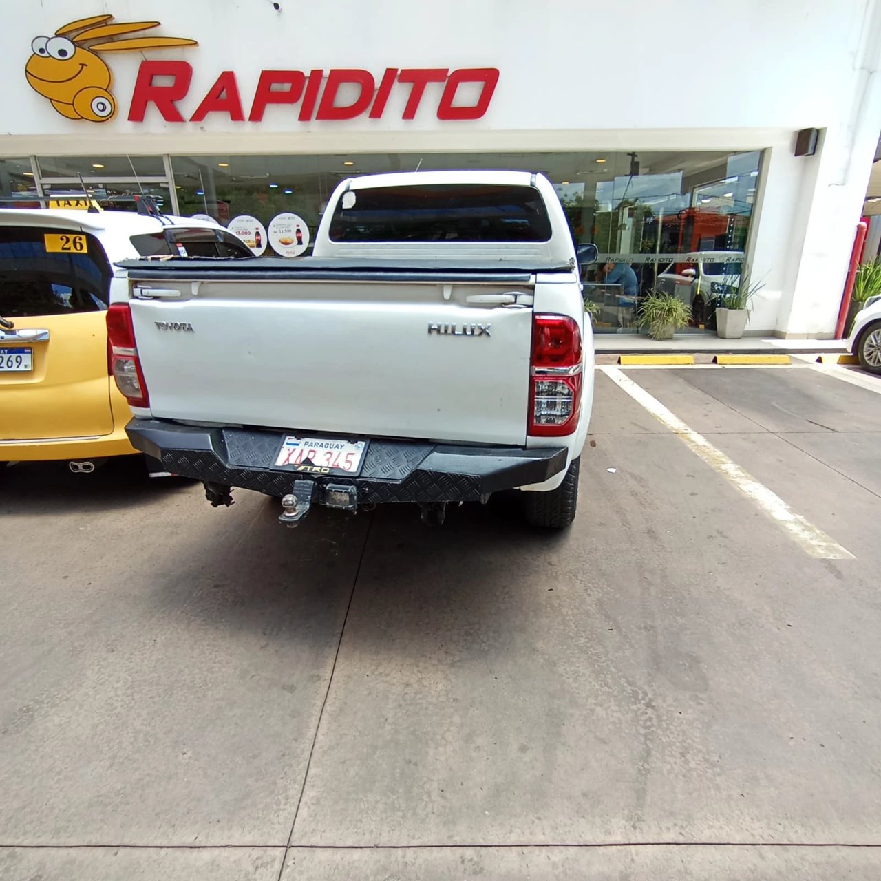 Toyota Hilux — foto 3