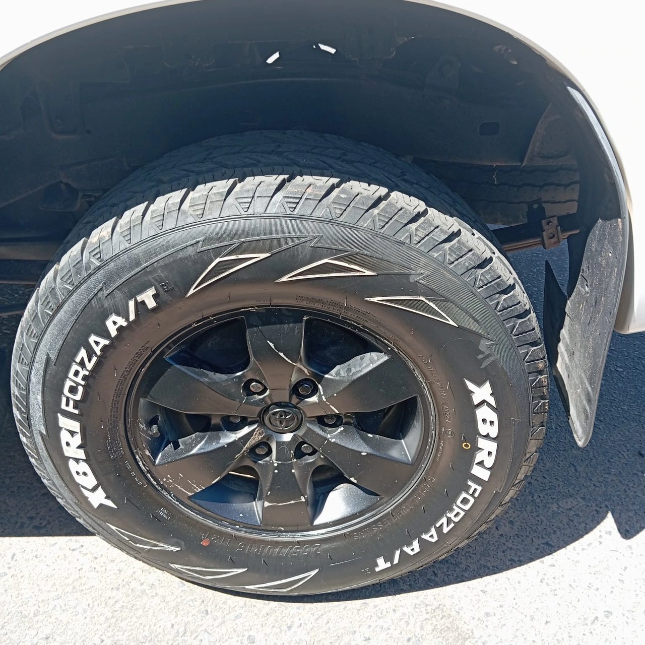Toyota Hilux — foto 5