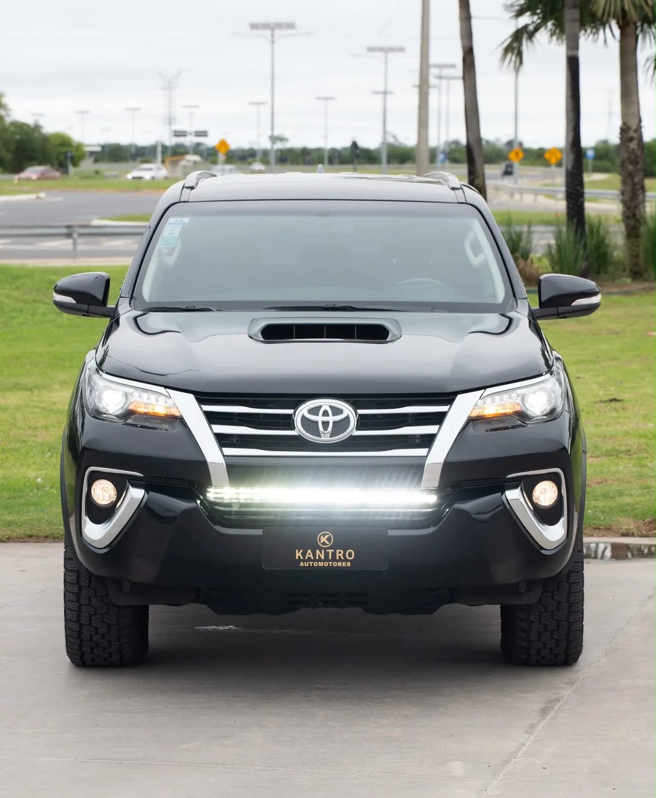 Toyota Fortuner — foto 2