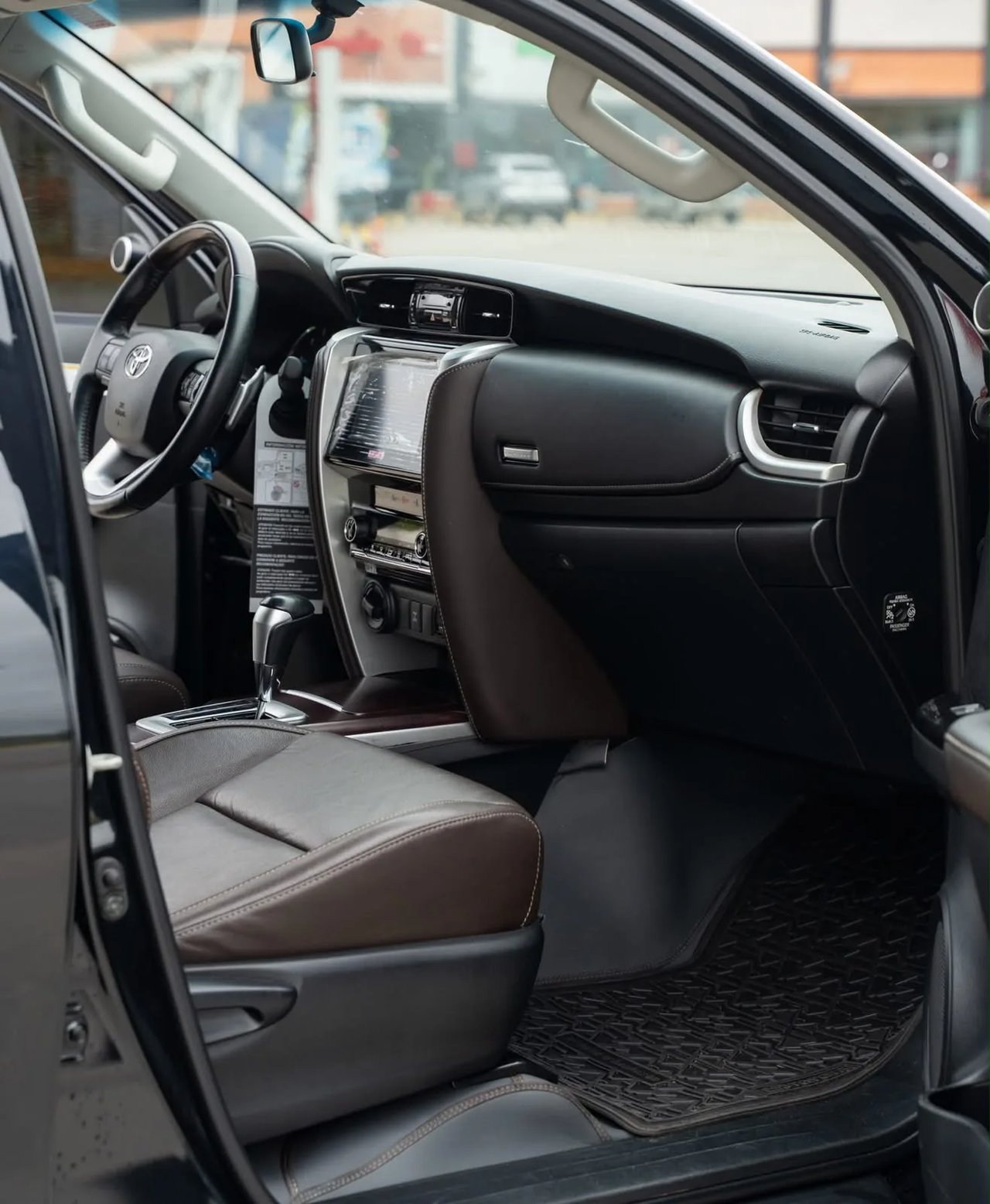 Toyota Fortuner — foto 5