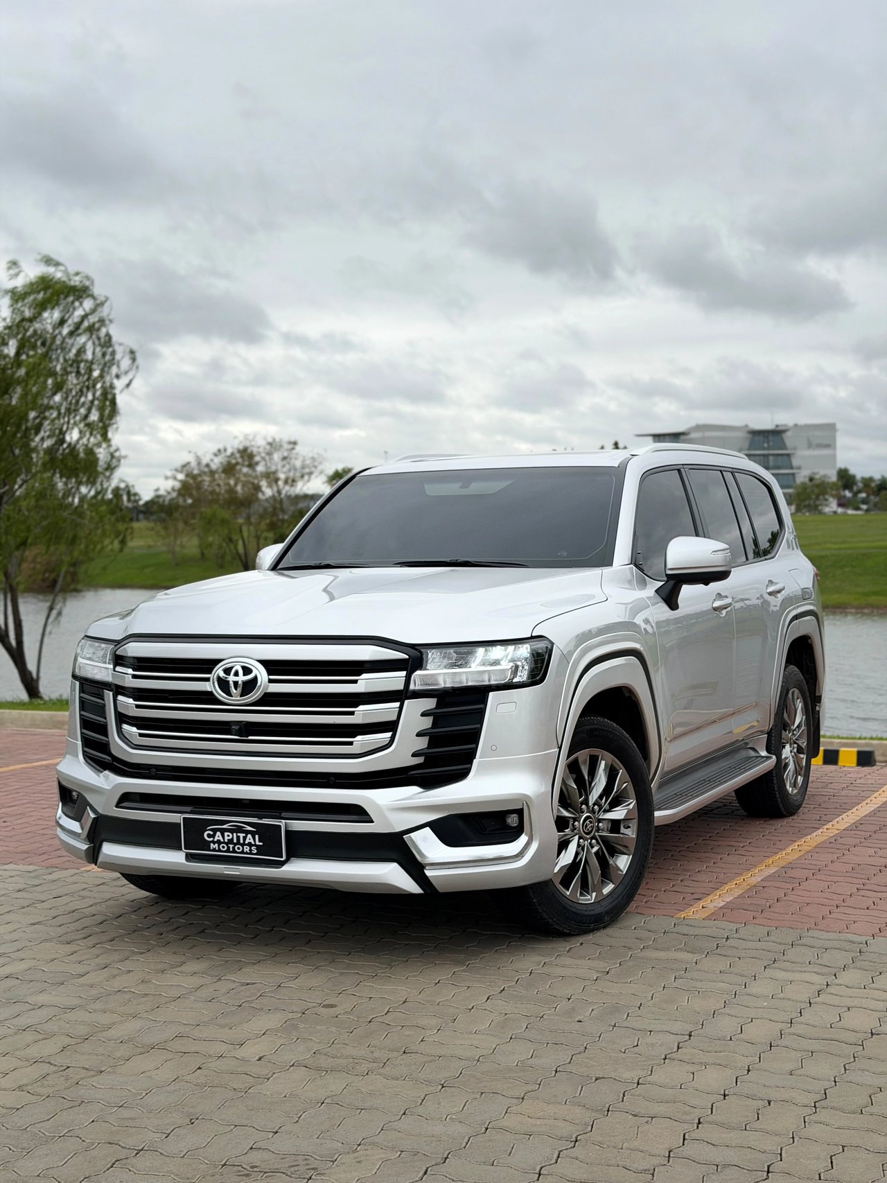 Toyota Land Cruiser — foto 1