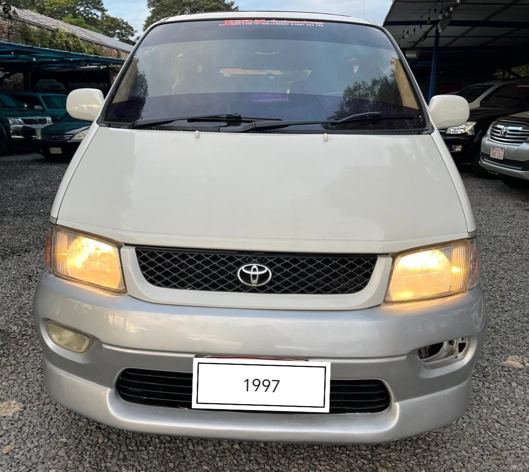 Toyota Regius — foto 4