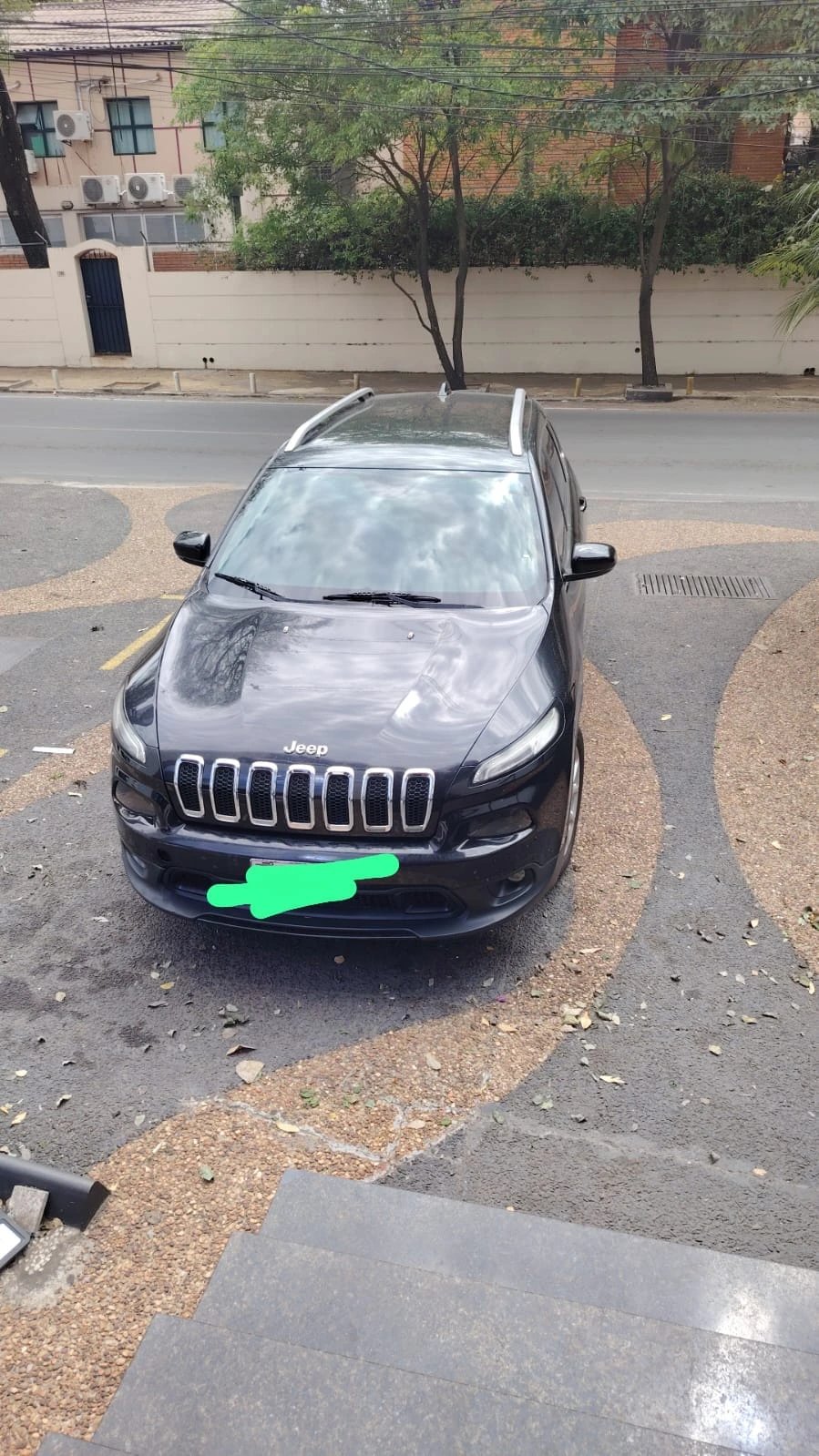 Jeep Cherokee — foto 2