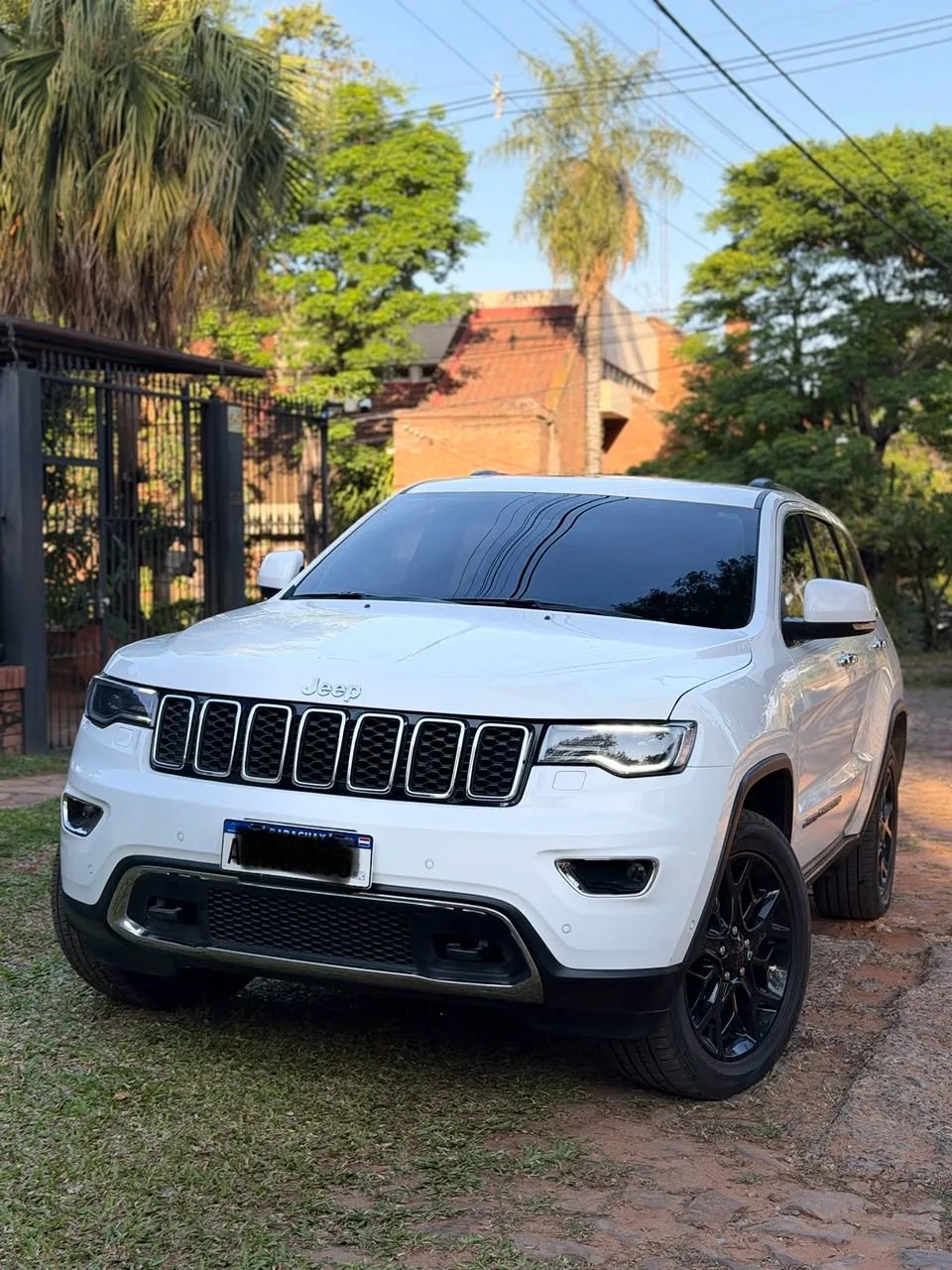 Jeep Grand Cherokee — foto 1