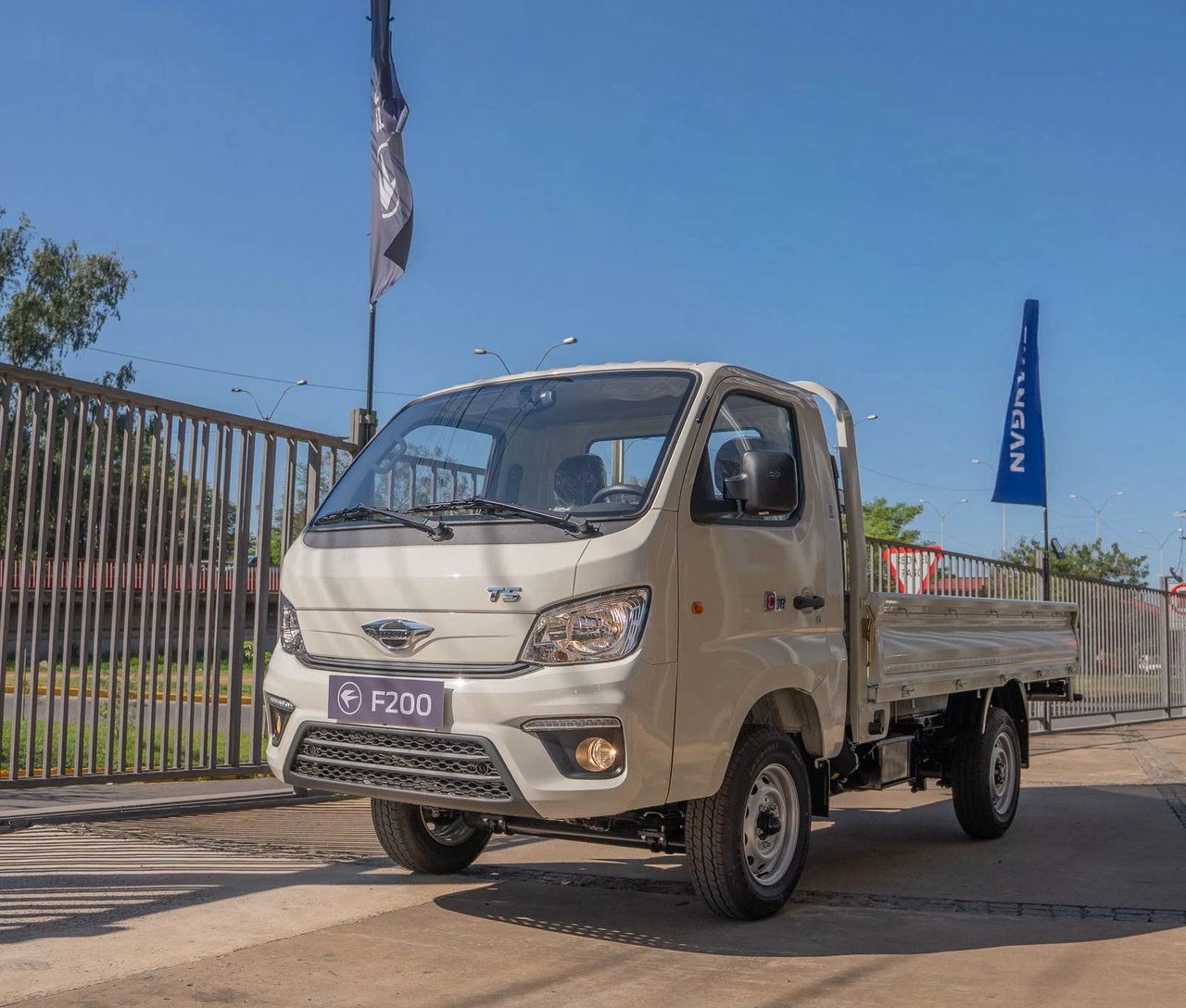 Changan FORLAND F200 — foto 1
