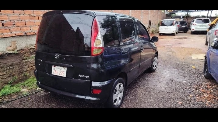 Toyota Funcargo — foto 2